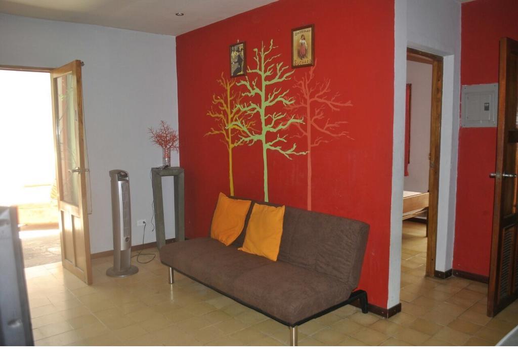 Casa Amarilla *