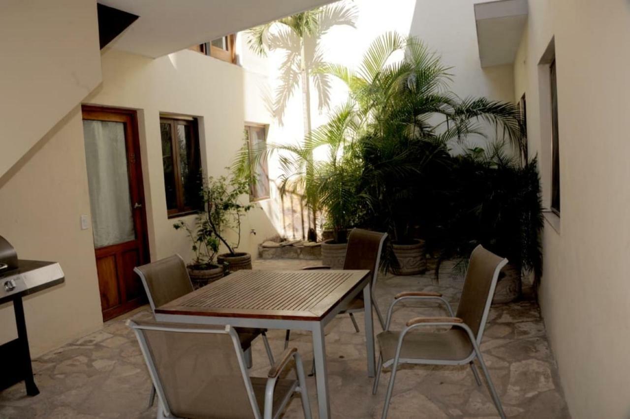 Casa Amarilla